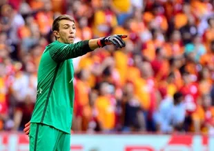 Galatasaray'da Muslera sevinci