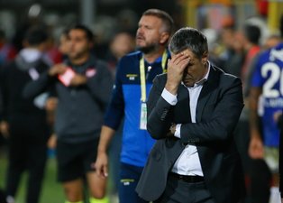 Akhisar Fenerbahce Maci Sonrasi Gulduren Capsler Sanal Basin