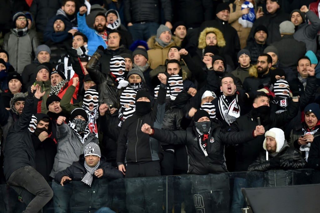 Beşiktaş taraftarını bıçaklayıp serbest kaldılar