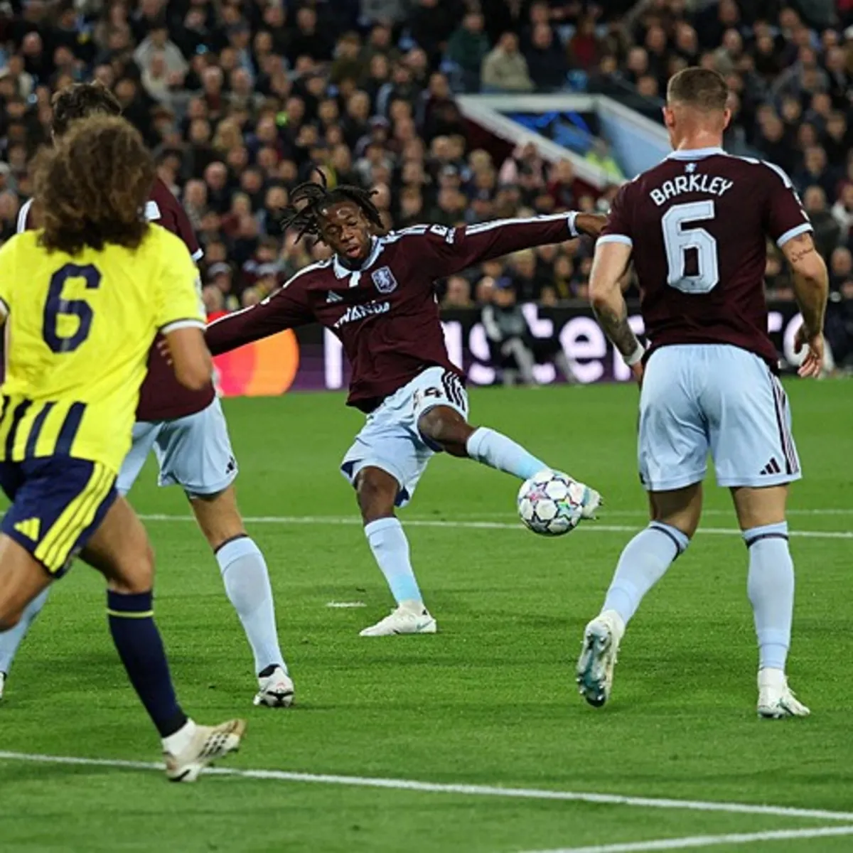 Aston Villa, Fenerbahçe karşısında golü buldu