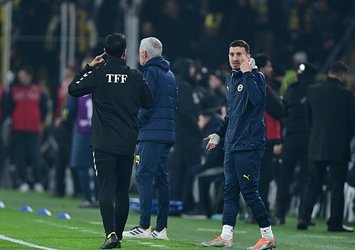 Derbide ilginç anlar! Hakem, Mert Hakan Yandaş'ı bulamadı