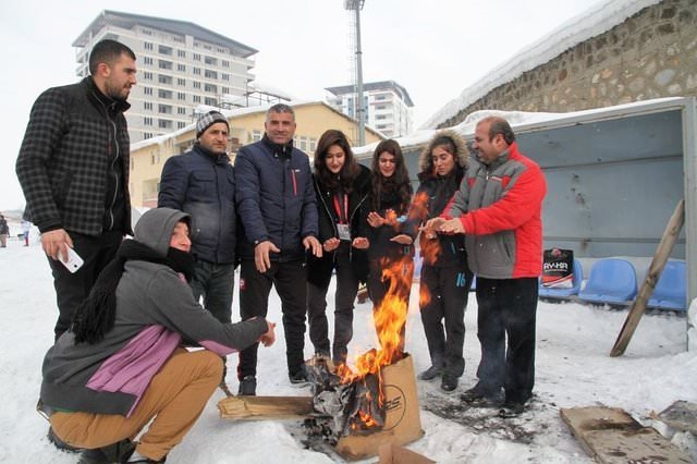 Sahada ateş yaktılar!