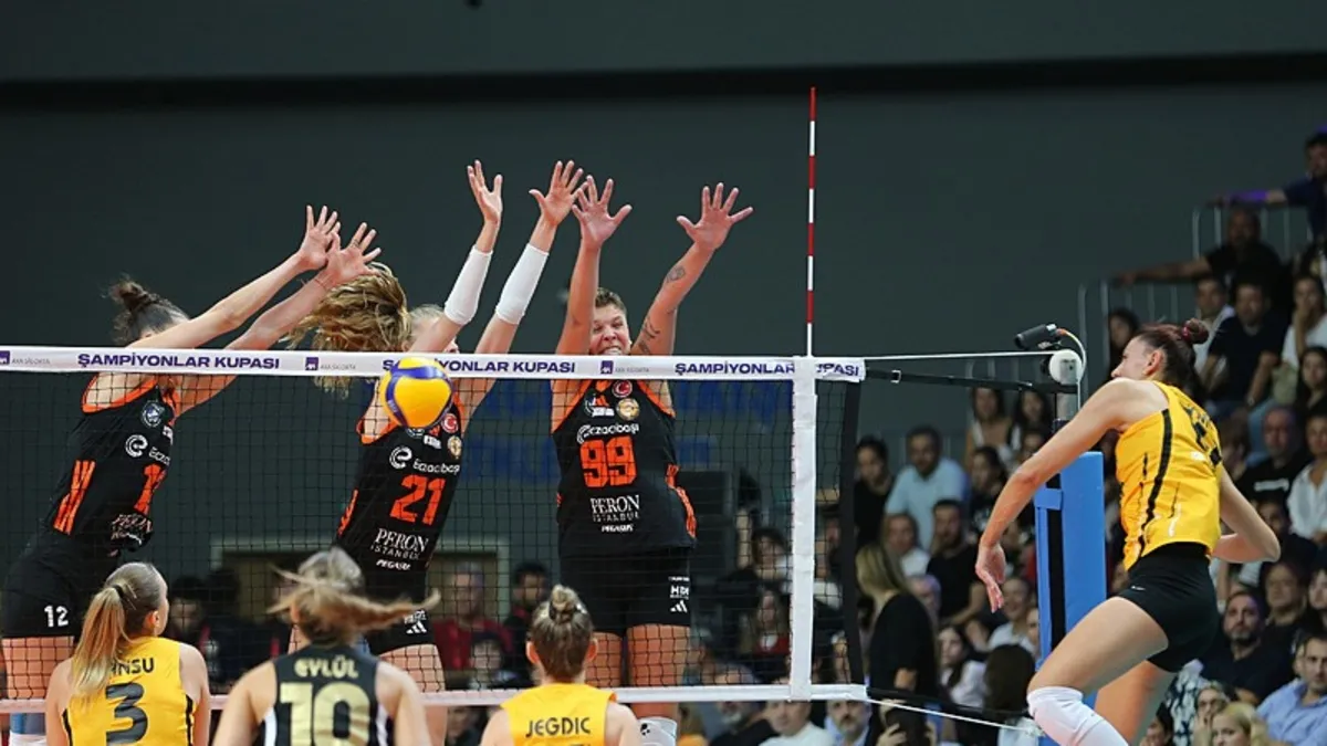Şampiyonlar Kupası VakıfBank'ın! Final setinde Eczacıbaşı Peron İstanbul’u mağlup ettiler