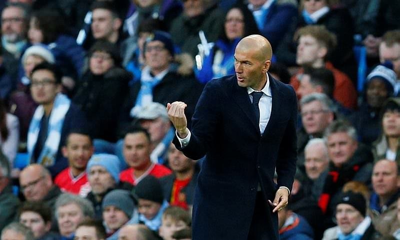 Zidane’ın pantolonu yırtılınca...