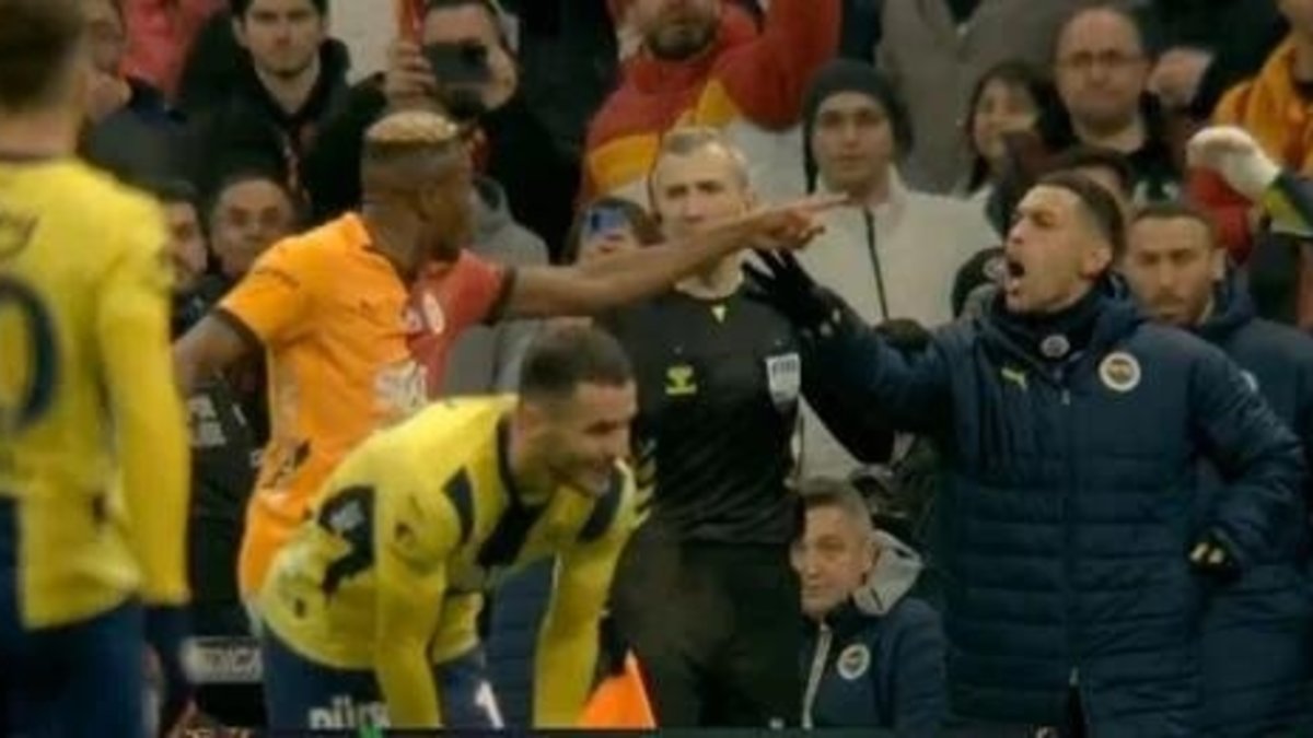 Osimhen ve Mert Hakan Yandaş arasında gerginlik! Osimhen ve Mert Hakan Yandaş arasında gerginlik!