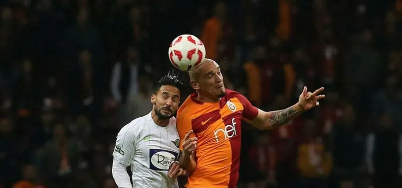Maicon'a bir haller oldu!
