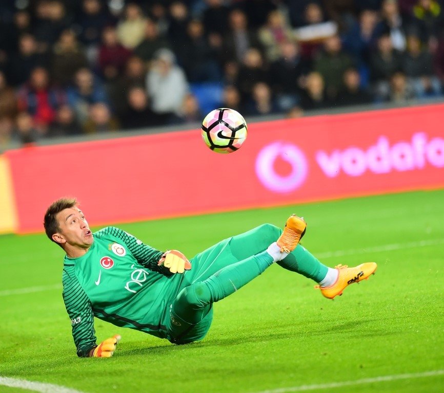 Galatasaray’da flaş Muslera kararı