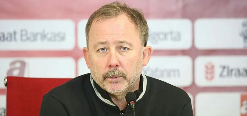 Beşiktaş'tan Sergen Yalçın'a imza töreni