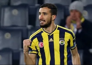 Mehmet Topal Fenerbahçe'de kalıyor