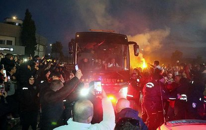 Galatasaray’a Samsun’da meşaleli karşılama!