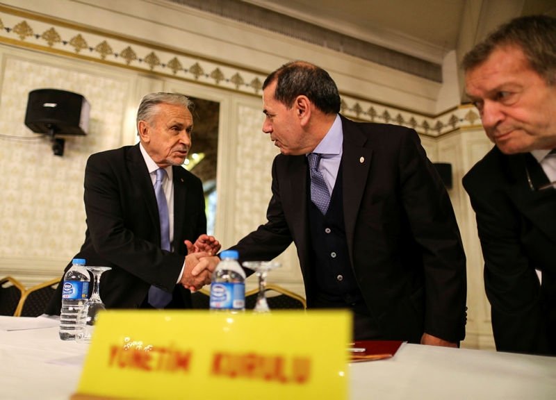 Galatasaray’da taşlar yerinden oynadı