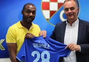Theophile bekleyişi!