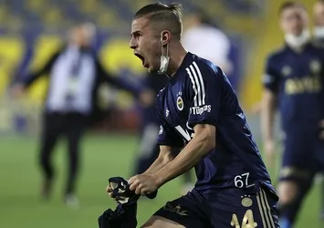 Pelkas’a bir haller oldu!