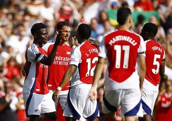Arsenal Wolves engelini rahat geçti!