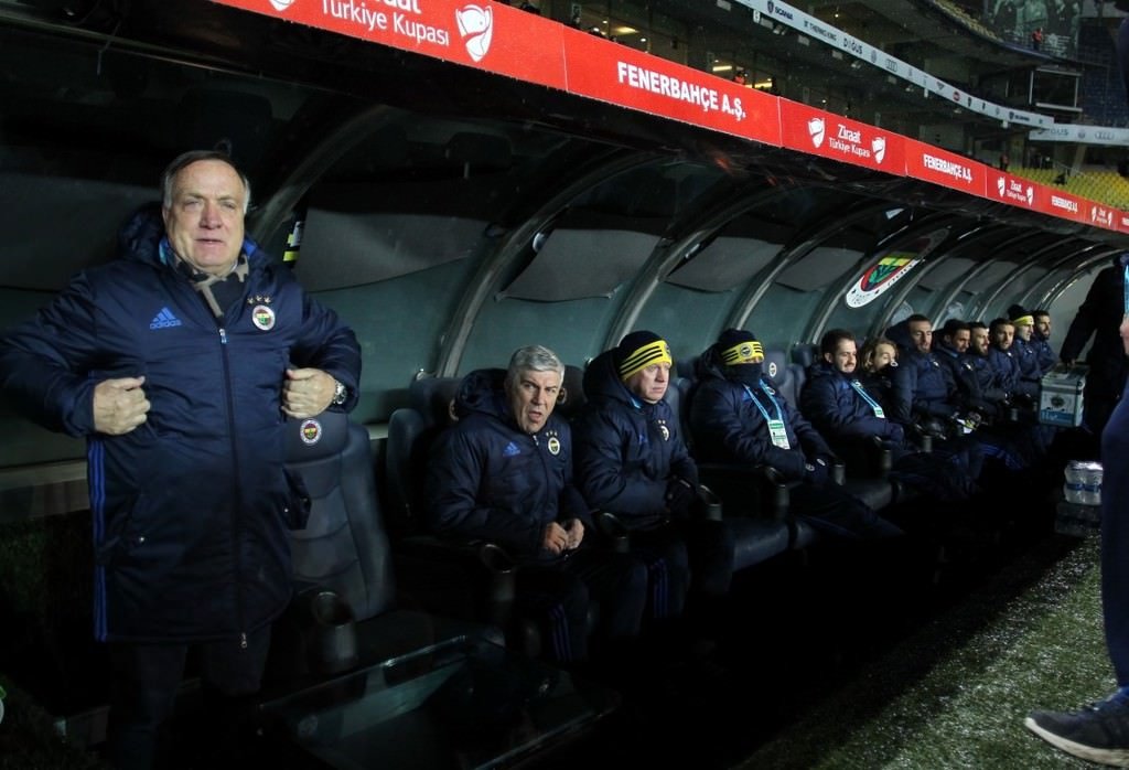 Fenerbahçe’de Advocaat paniği!