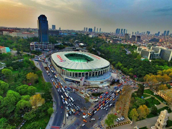 Beşiktaş’ın yeni stadı için şok karar!