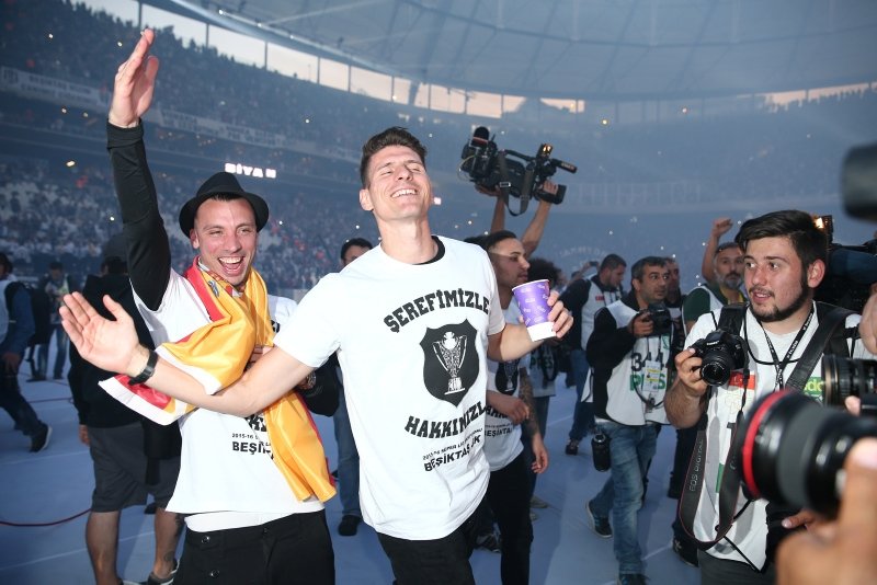 Beşiktaş Mario Gomez’e teklif yaptı!