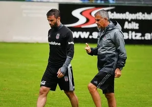 Olcay Şahan sol bekte oynadı