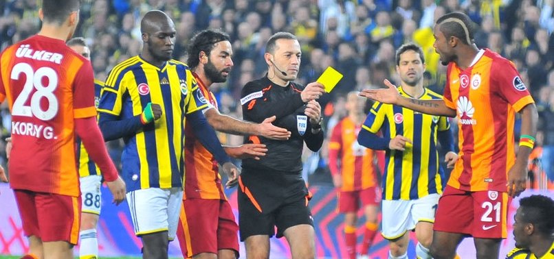 Cuneyt Cakir In Fenerbahce Galatasaray Karnesi Aspor