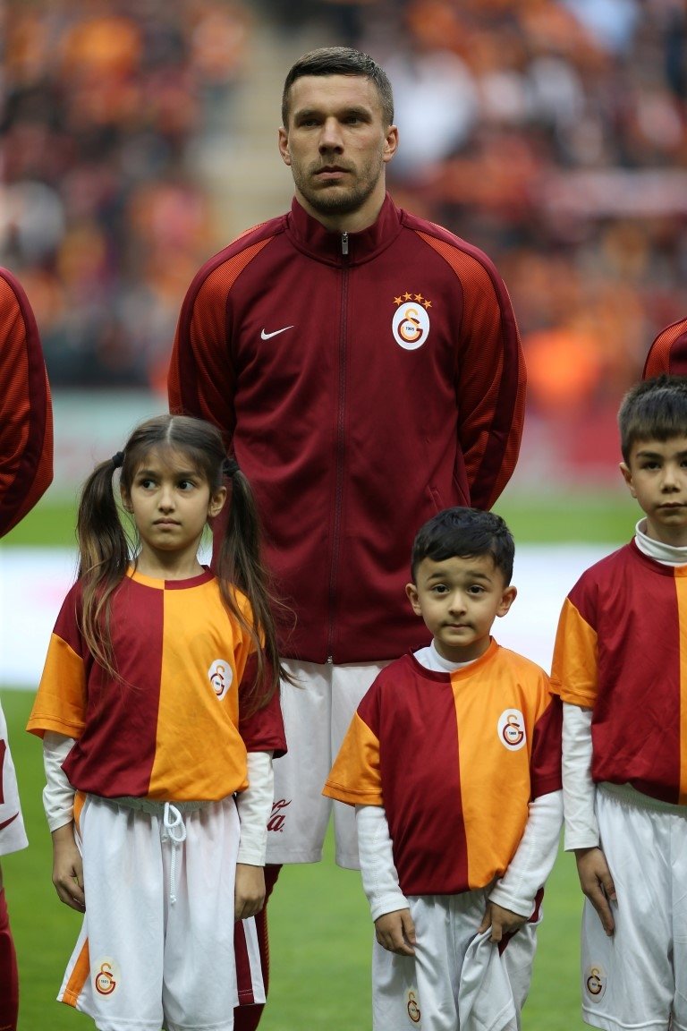 Podolski’den sert açıklamalar