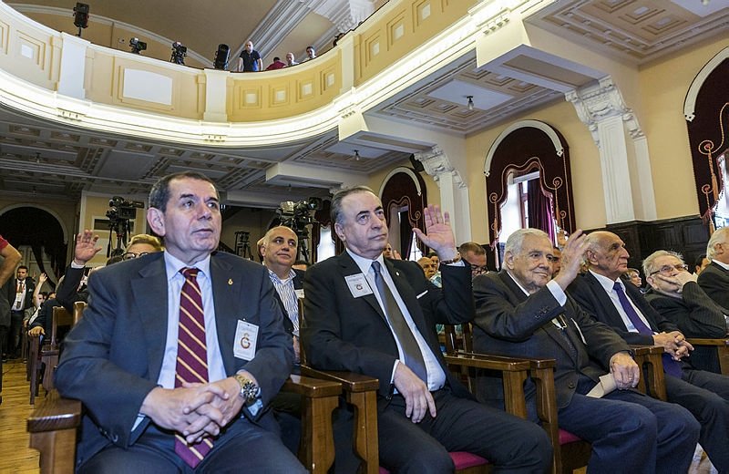 UEFA’dan Galatasaray’a beklenmedik ceza