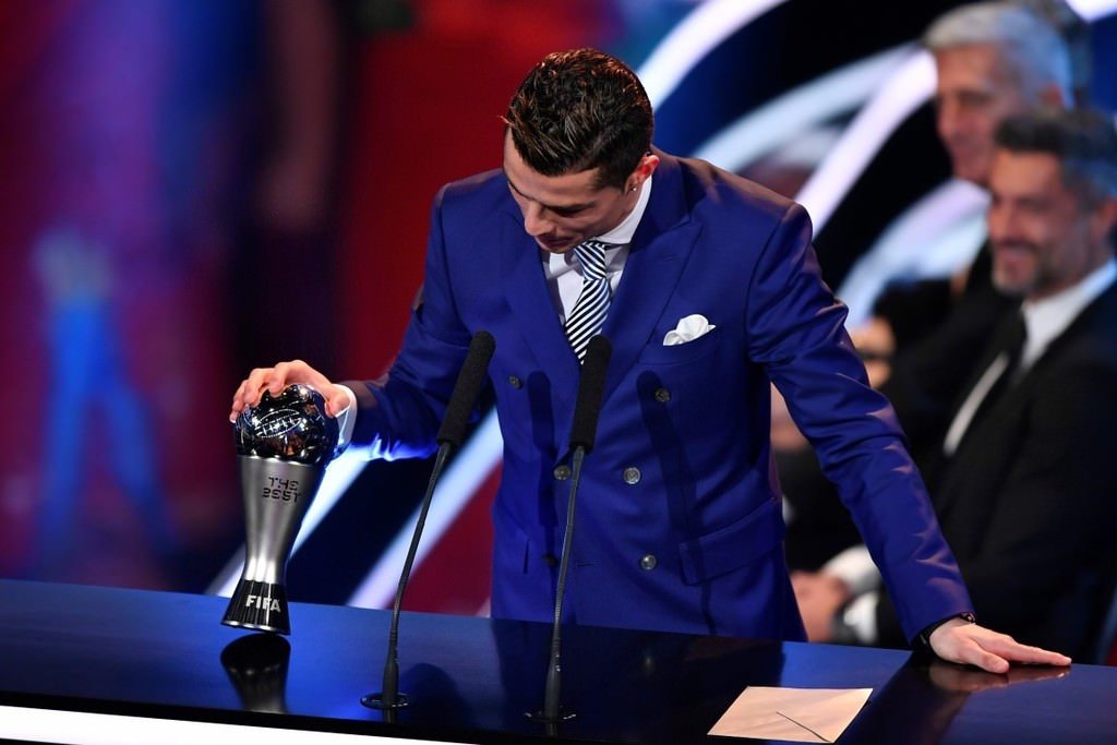 Yılın futbolcusu Cristiano Ronaldo seçildi