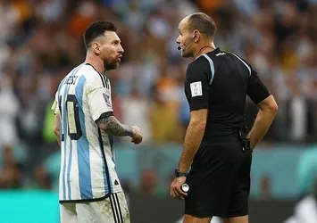 Messi ateş püskürmüştü! Mateu Lahoz...