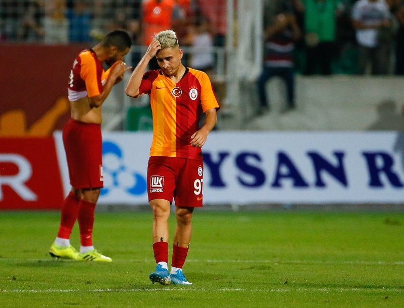 Galatasaray yenildi capsler patladı!