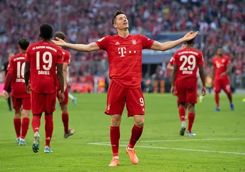Lewandowski rekor kırdı B. Münih kazandı
