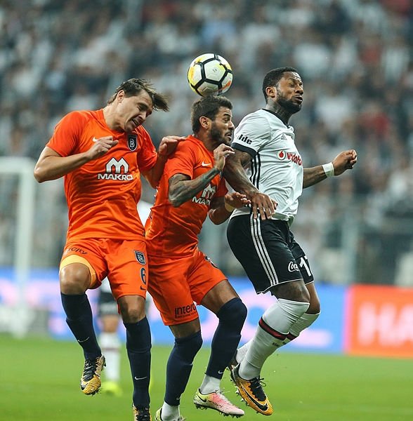 İlhan Mansız Beşiktaş’a dönüyor