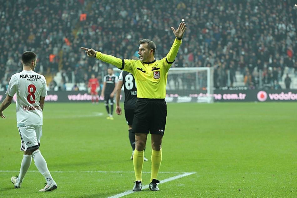 Süper Lig’e hakem hataları damga vurdu