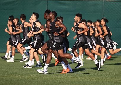 Beşiktaş yurtdışı kampı için Avusturya'da!