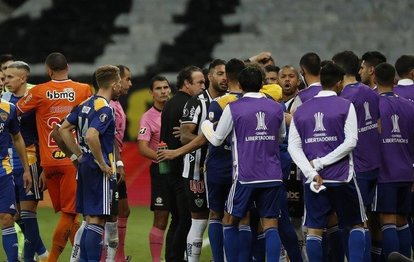 Son dakika spor haberi: Boca Juniors’ta oyuncular güvenlik güçleriyle çatıştı!