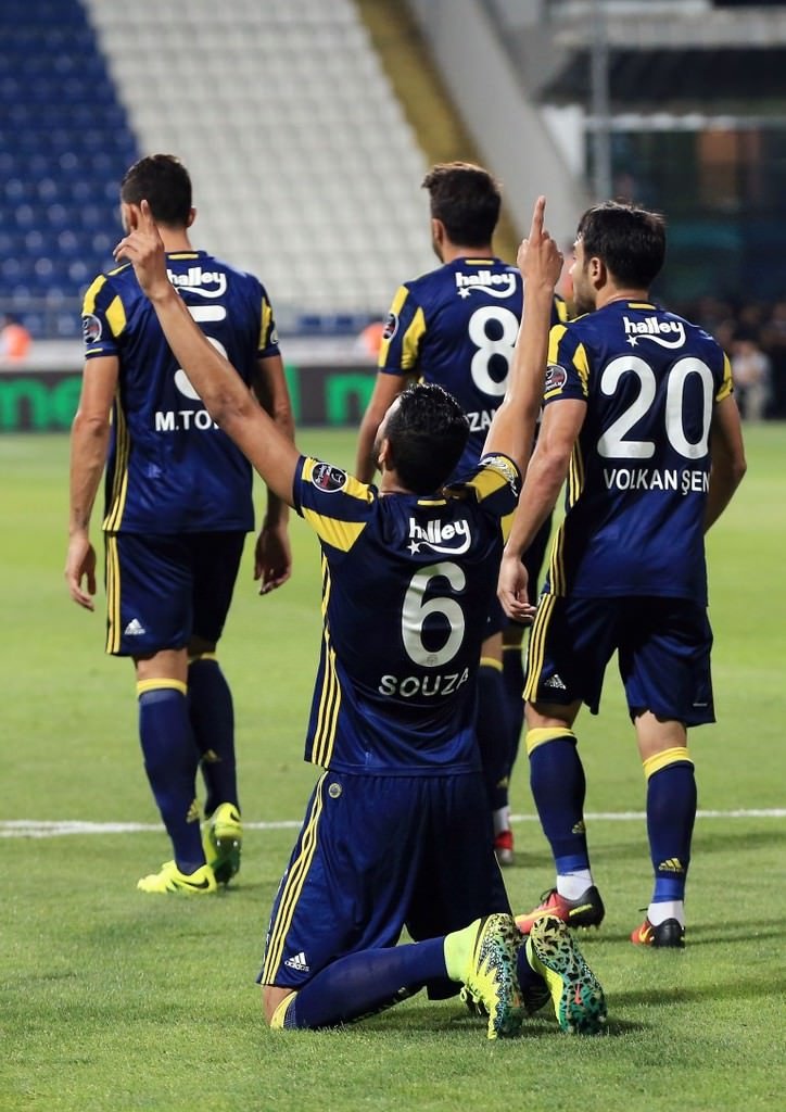 Kasımpaşa-Fenerbahçe karşılaşmasından kareler