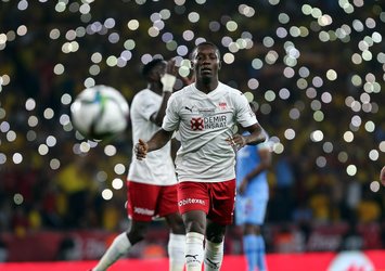 Sivasspor jeneriklik golle öne geçti!