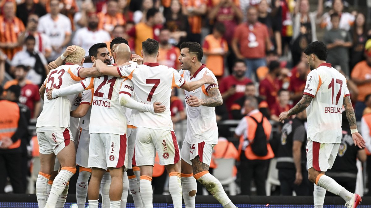 Galatasaray tarih yazmak istiyor! Hedef Fenerbahçe'nin rekorunu kırmak Galatasaray tarih yazmak istiyor! Hedef Fenerbahçe'nin rekorunu kırmak