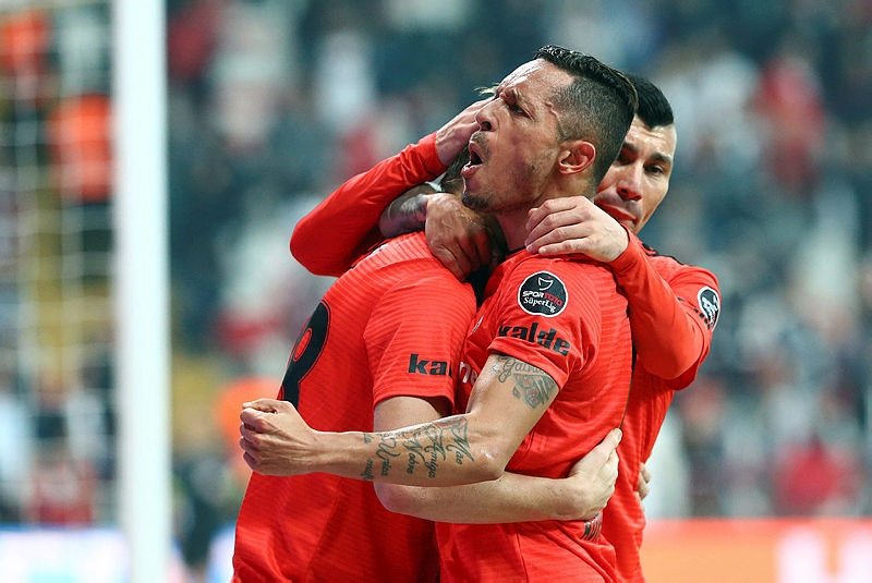 Beşiktaşlı yıldıza hapis şoku!