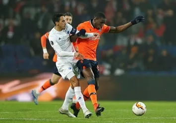 Demba Ba babasını kaybetti