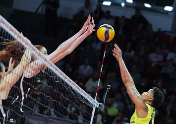 VakıfBank final serisine galibiyetle başladı!