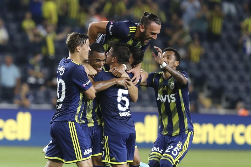 Emre Belözoğlu’ndan Ozan’a fırça!