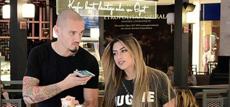 Maicon'un işini Ursula bozdu