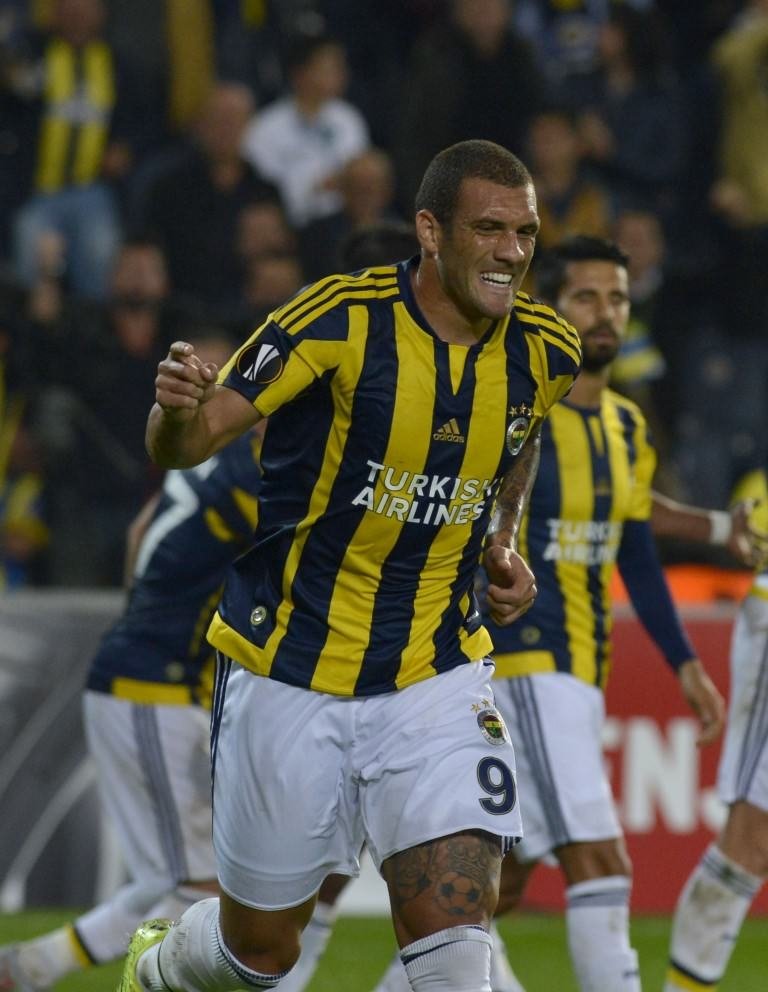 Fenerbahçe’den Kadıköy’de tarihi zafer