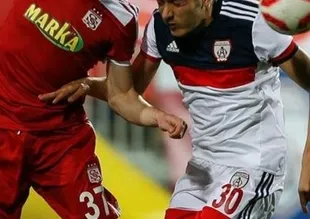 Genç futbolcu beyin kanaması geçirdi