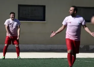 Futbolun efsaneleri hükümlülerle buluştu