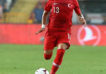 Galatasaray milli yıldızın peşinde!