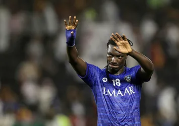 Gomis'ten İzmir depremi mesajı!