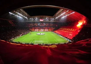 Aslan, Arena'da 100. maçına çıkıyor