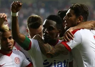 Samuel Eto’o ilk yarıyı kapattı