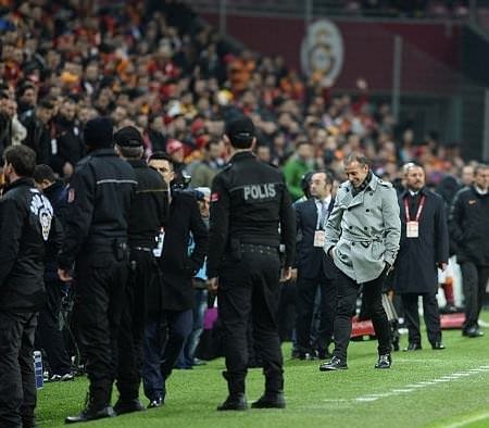 Arena koridorlarında büyük kavga