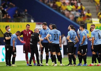 Uruguay farklı kaybetti! Muslera maç sonu yıkıldı